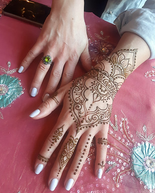 Hennadesigns.jpg