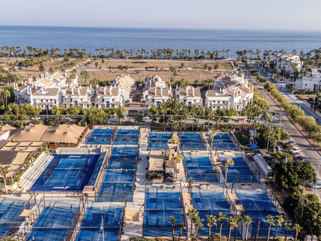 Padel unter Palmen und direkt am Meer: NAC Marbella