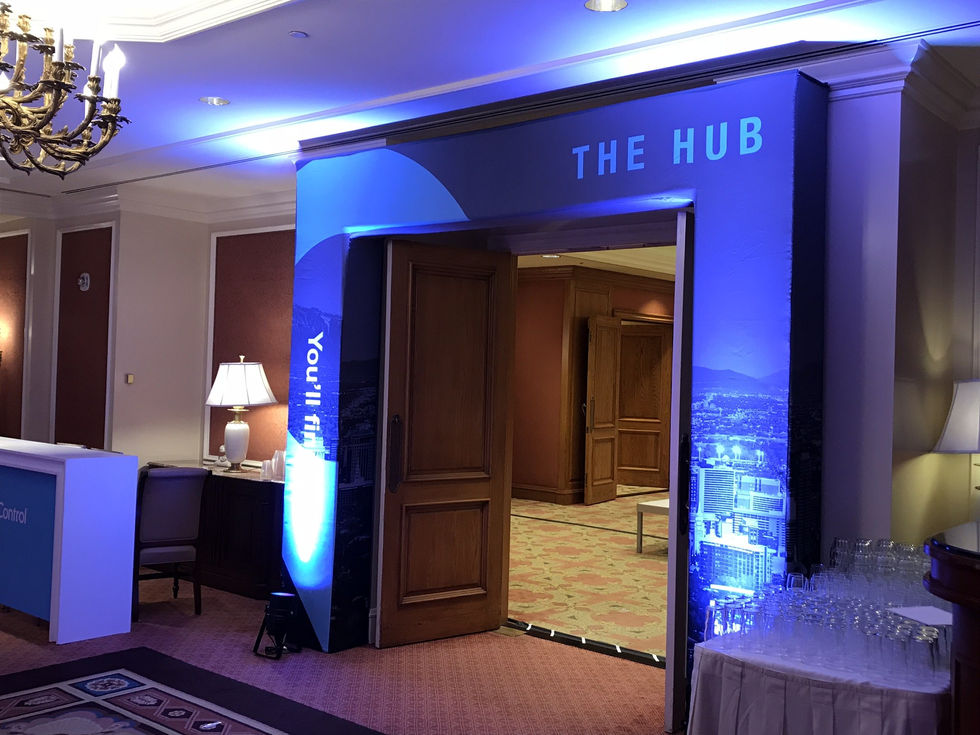 Aluminum frame w/Pillowcase