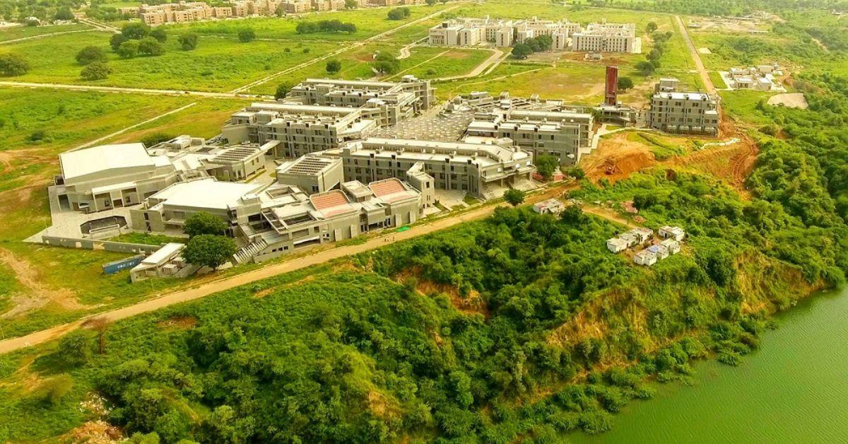 The buildings of IIT Gandhinagar are constructed with fly ash bricks and cavity walls to reduce heat gain. Picture source: IIT Gandhinagar