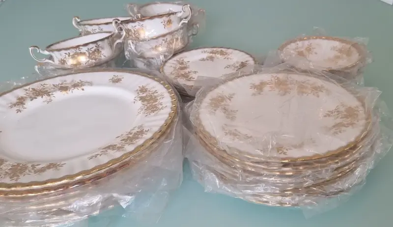 Miniature : Royal Albert service dîner ( 40 pièces)