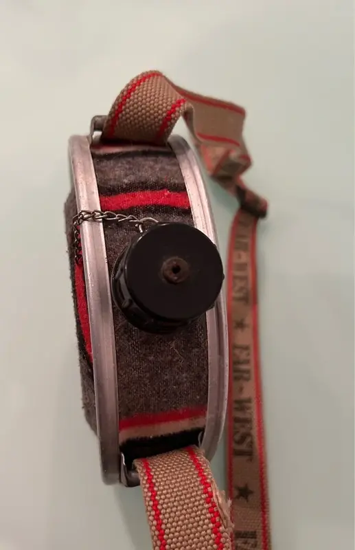 Miniature : Gourde vintage CAO – aluminium & feutrine – modèle “Far West” – Spain