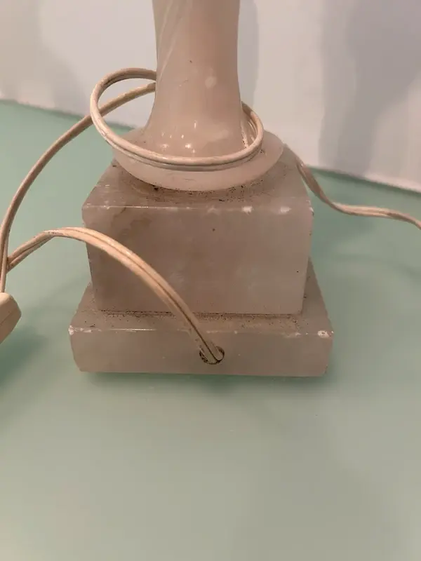 Miniature : Lampe italienne vintage en marbre blanc – à vérifier