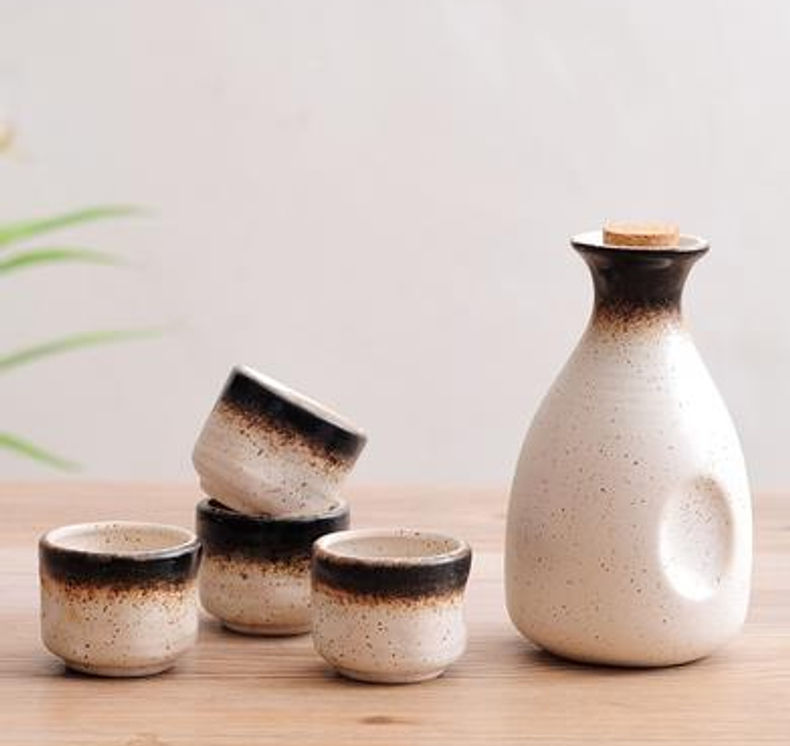 Thumbnail: Conjunto Decorativo em Cerâmica Preto & Dourado