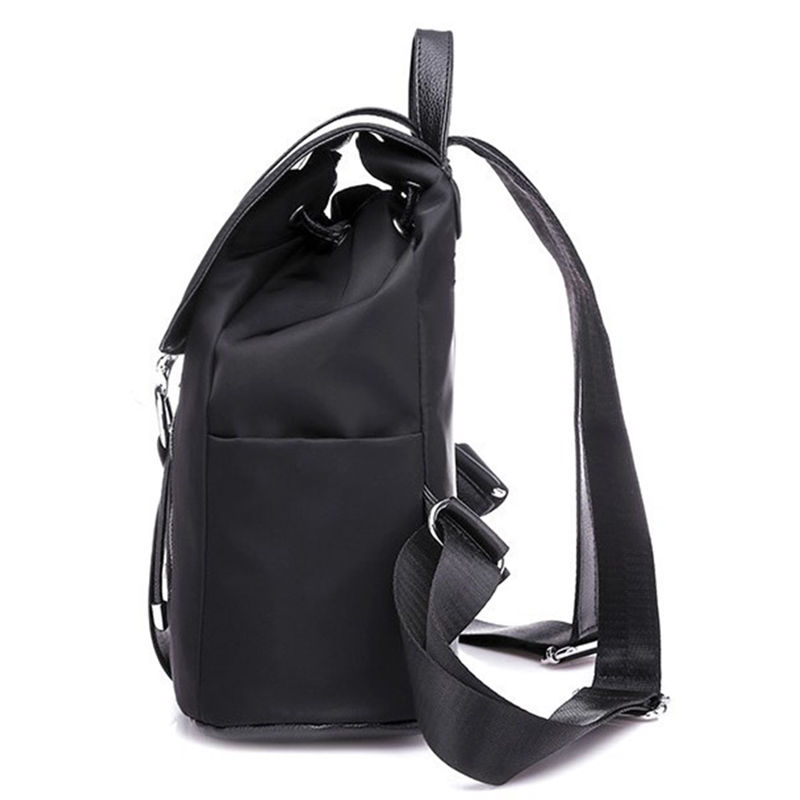 Thumbnail: Mochila Feminina de Nylon Preta