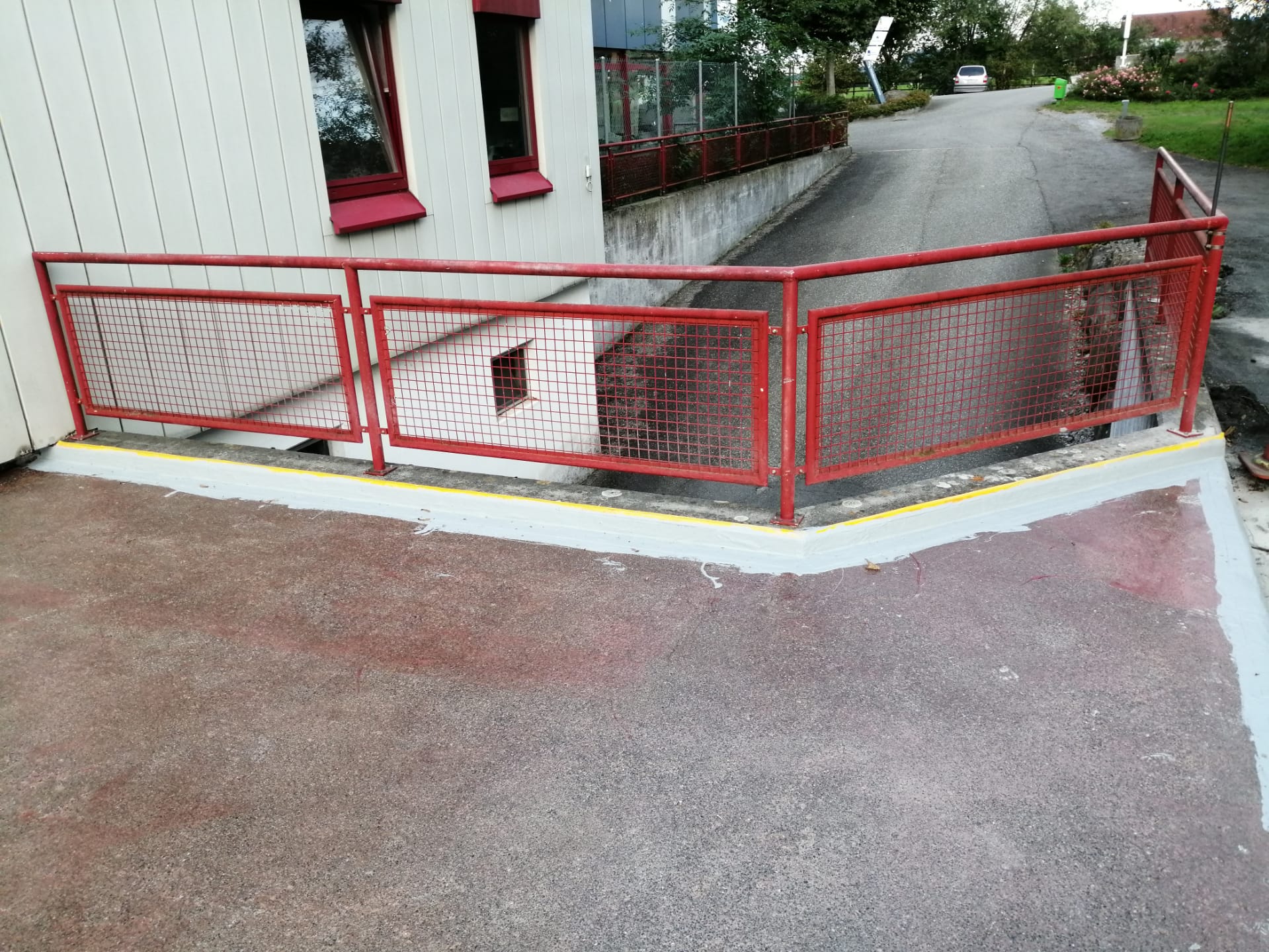 Fugenbänder entlang Betonränder