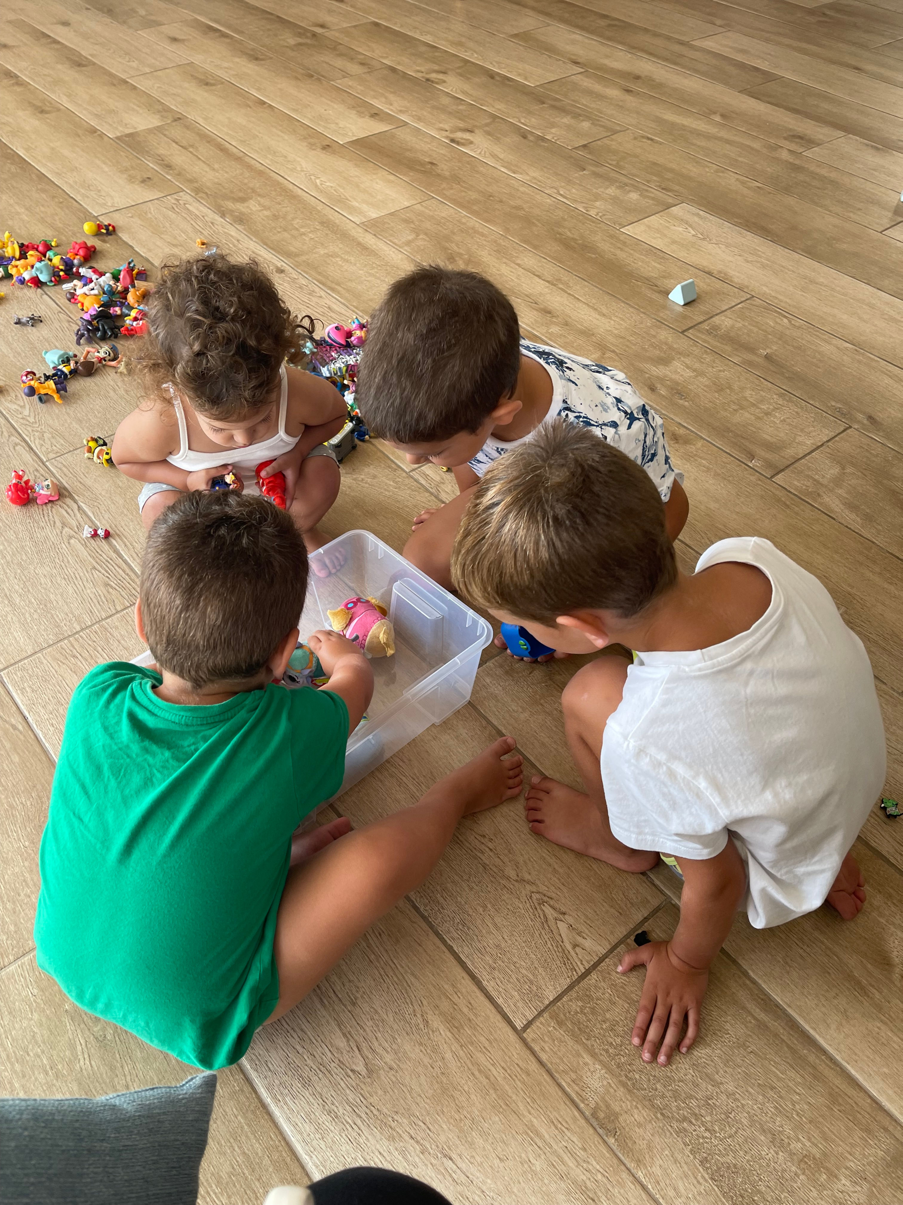 אחים שהם חברים | הרצאה מוקלטת