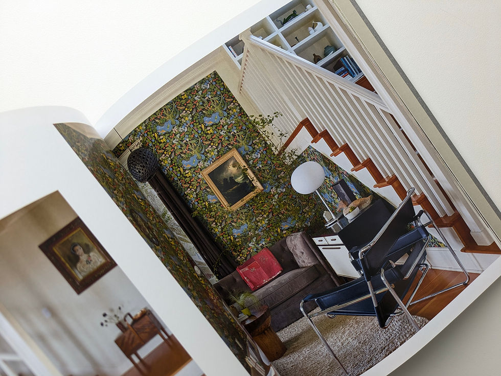 サムネイル： INTERIOR PORTRAITS AT HOME WITH CULTURAL PIONEERS AND CREATIVE MAVERICKS