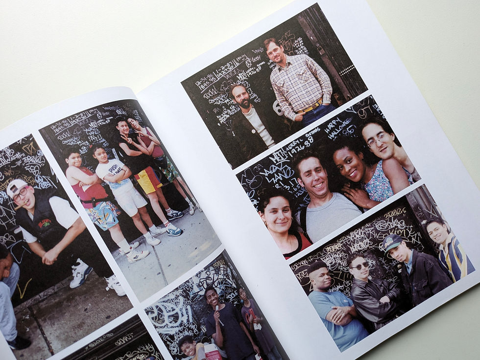 サムネイル： Clayton Patterson's Front Door Book