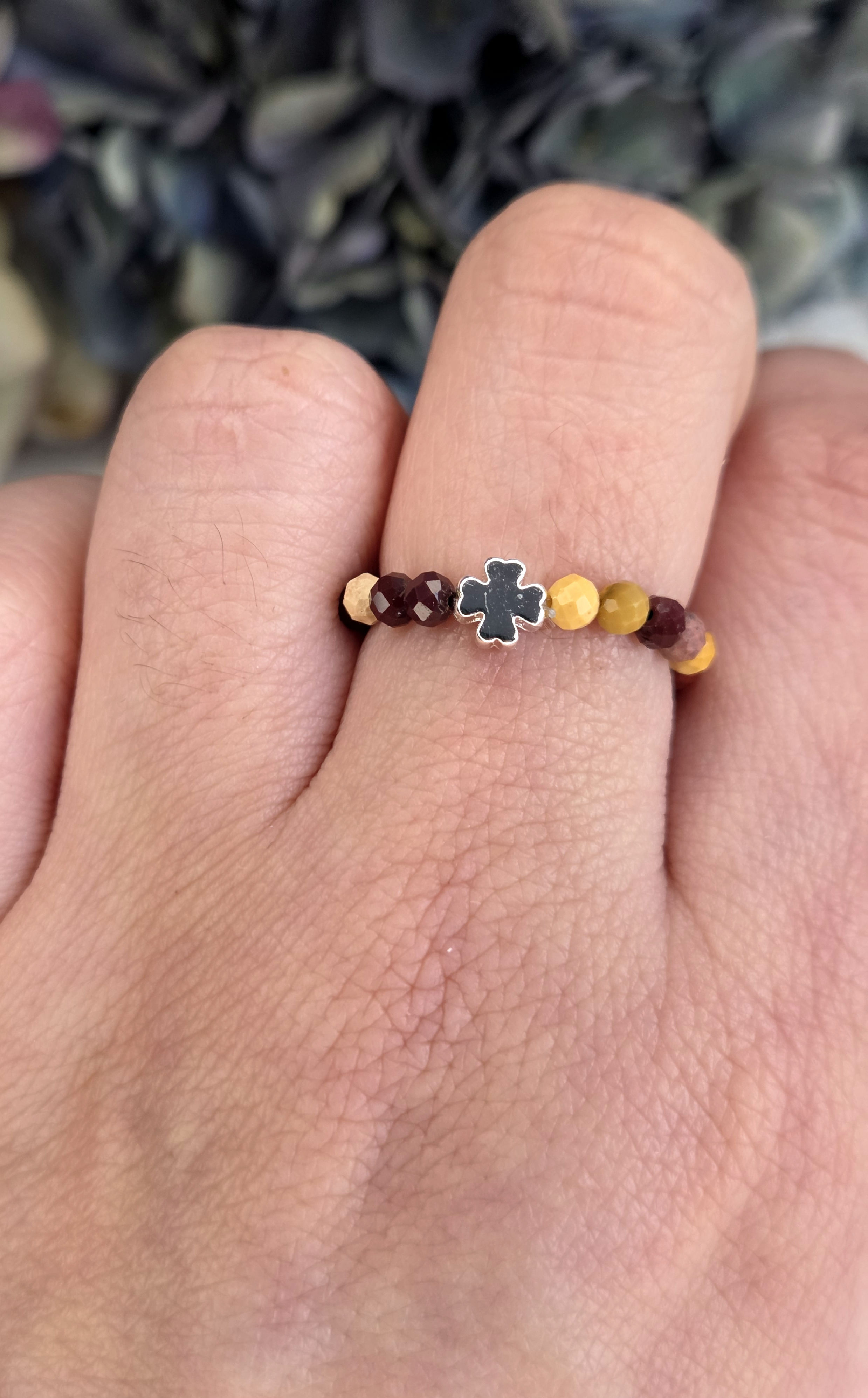 Stretch Ring Mookait mit Kleeblatt,facettiert