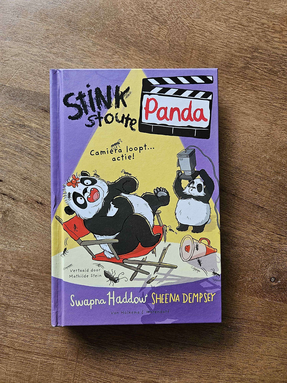 Stinkstoute Panda- Camiera loopt... actie! van Swapna Haddow en Sheena Dempsey