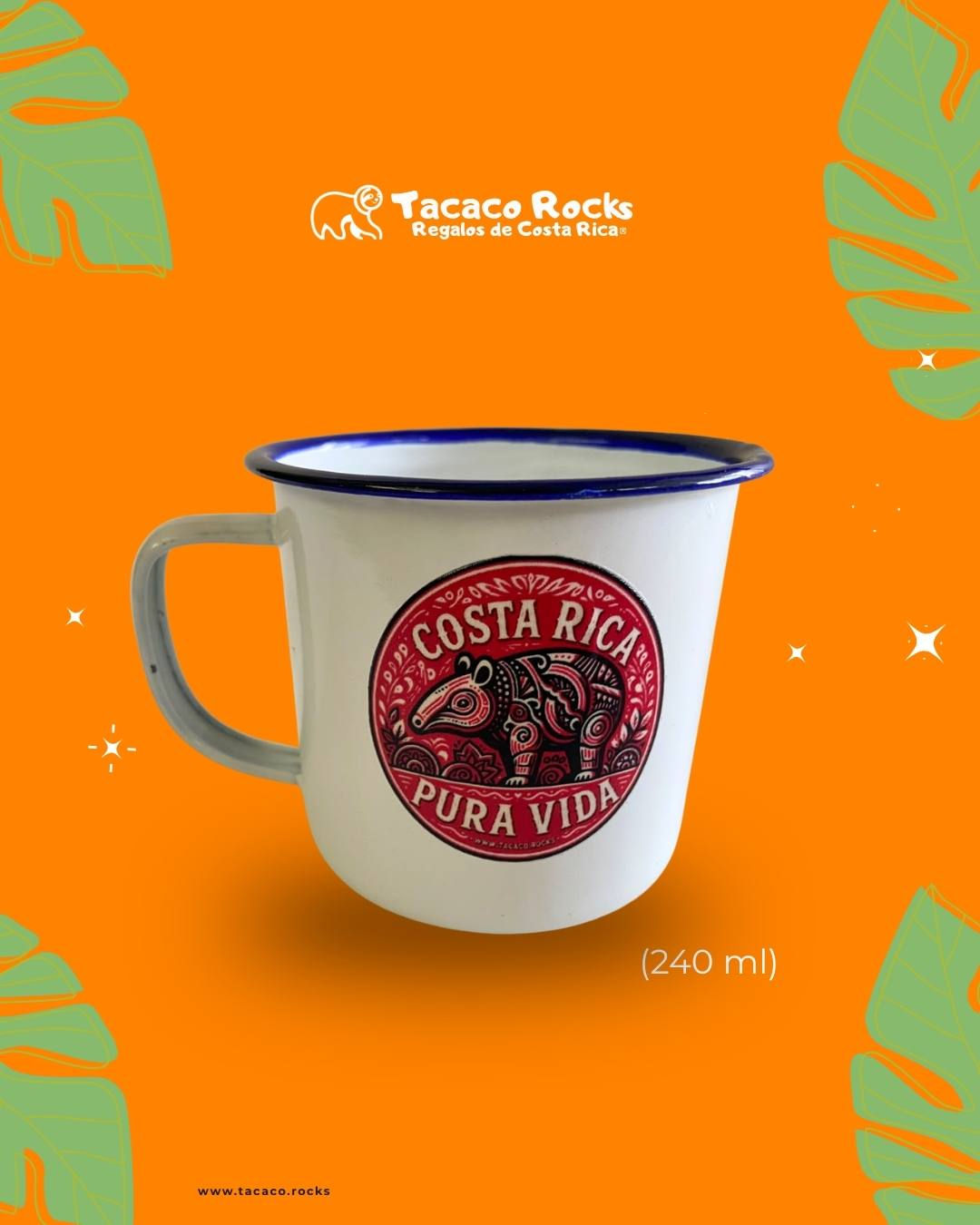 Taza de loza de tapir, con el diseño circular rojo de una danta y la frase "Costa Rica Pura Vida".