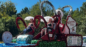 Royalty on Float at Parade2_edited_edited.jpg