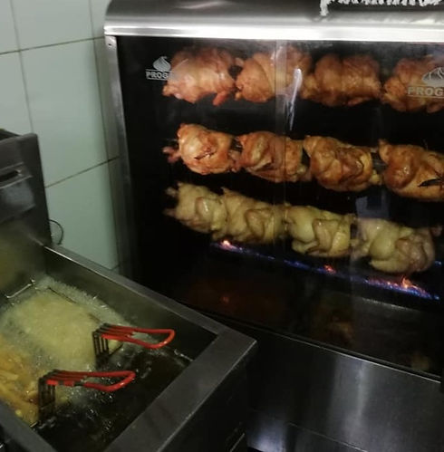 pollos%20y%20papas_edited.jpg
