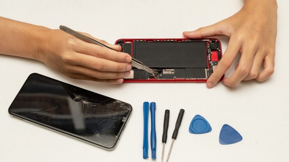 Why You Should Always Choose Genuine iPhone Batteries for Replacement