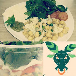 Inicio do segundo bimestre com novo cardápio de Saladas!! Aproveite!_E para hoje uma salada muito es