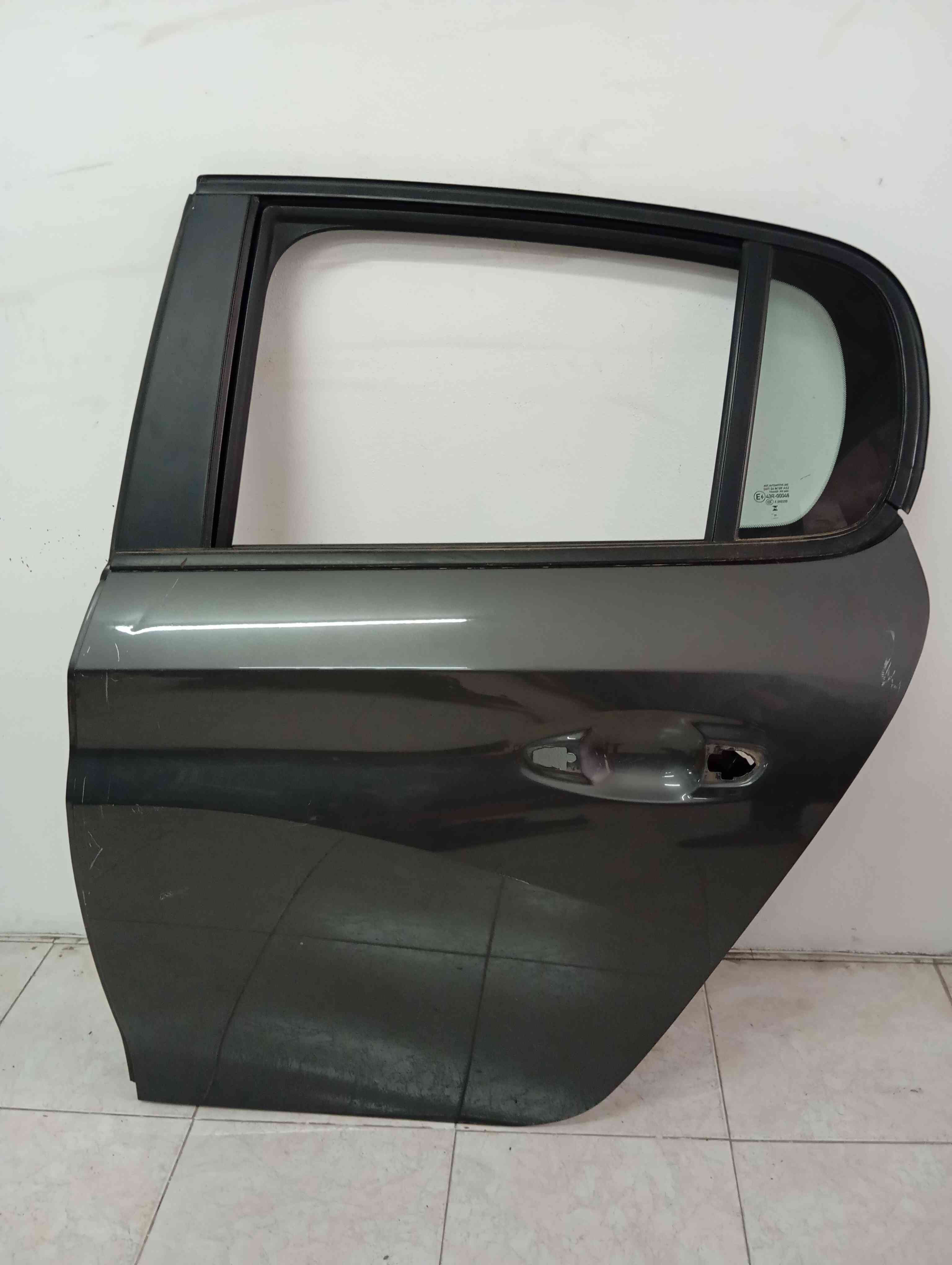Peugeot 208 II Porta Trás Esquerda