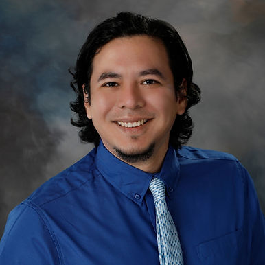 Claudio Zeledon Guzman-Headshot_edited.jpg