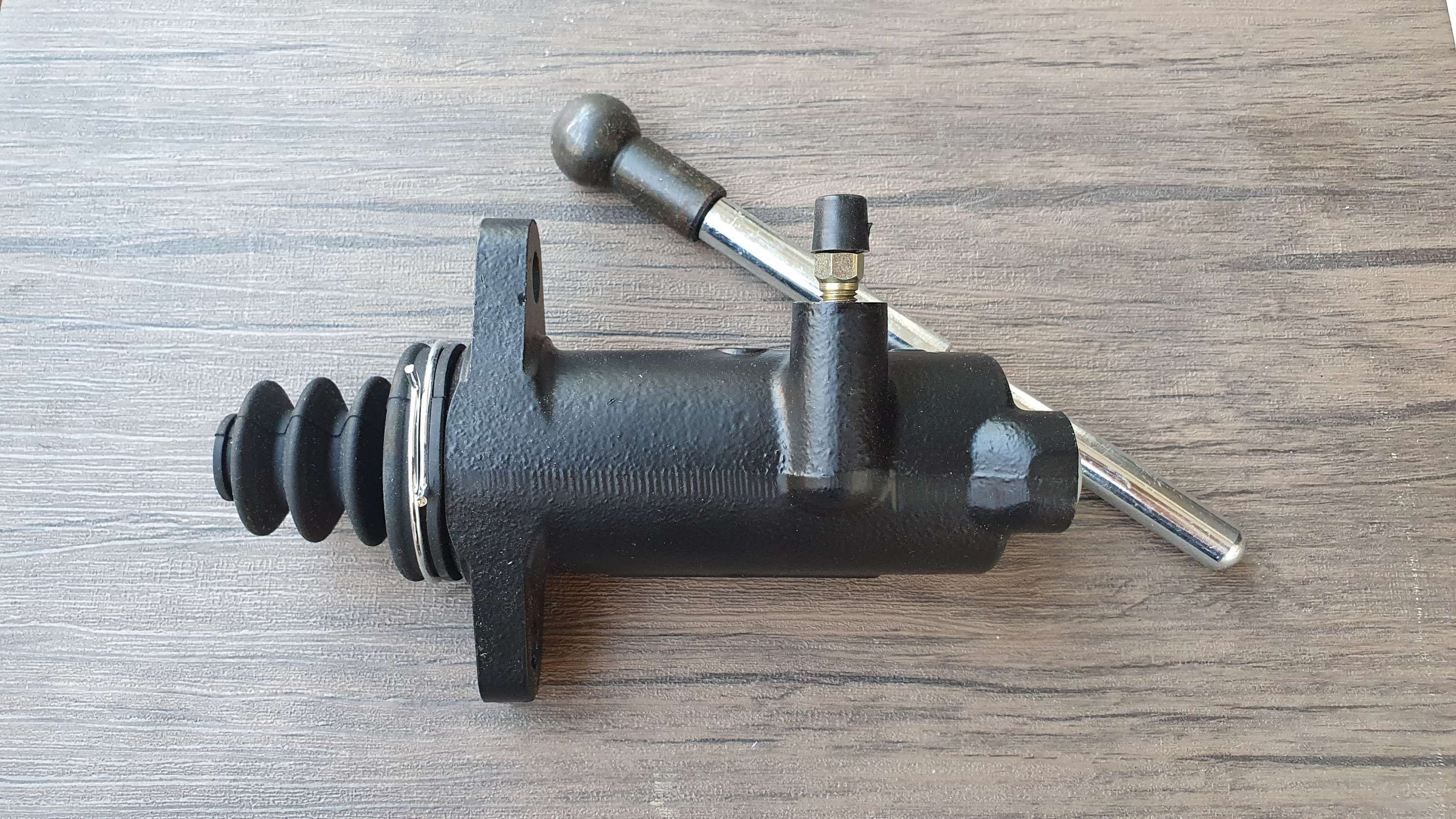 Bomba Esclava de Embrague Mercedes Benz 1017-A.