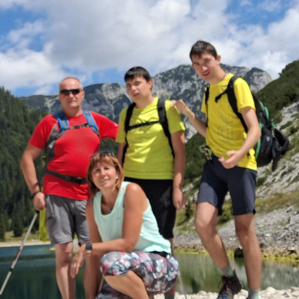 Diagnoze: sladkorna bolezen tipa 1, težka duševna motnja, avtizem.