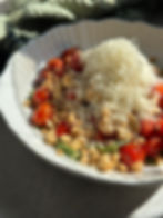 עגבניות שרי עם קראמבל מלוח ופרמז'ן