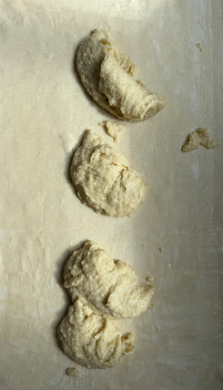 יריעת בצק עם מלית קרם שקדים 