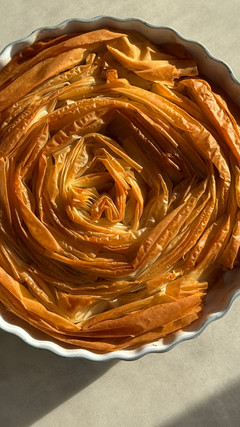 עלי פילו מסודרים בפרח אחרי אפייה