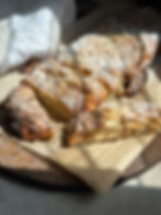 שטרודל קרם שקדים ותפוחים חתוכים