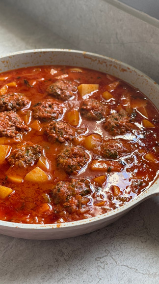 קציצות ותפו"א ברוטב אדום