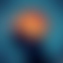 Silueta de una cabeza con un cerebro iluminado sobre un fondo cósmico azul, con líneas y puntos brillantes que evocan pensamiento y asombro.