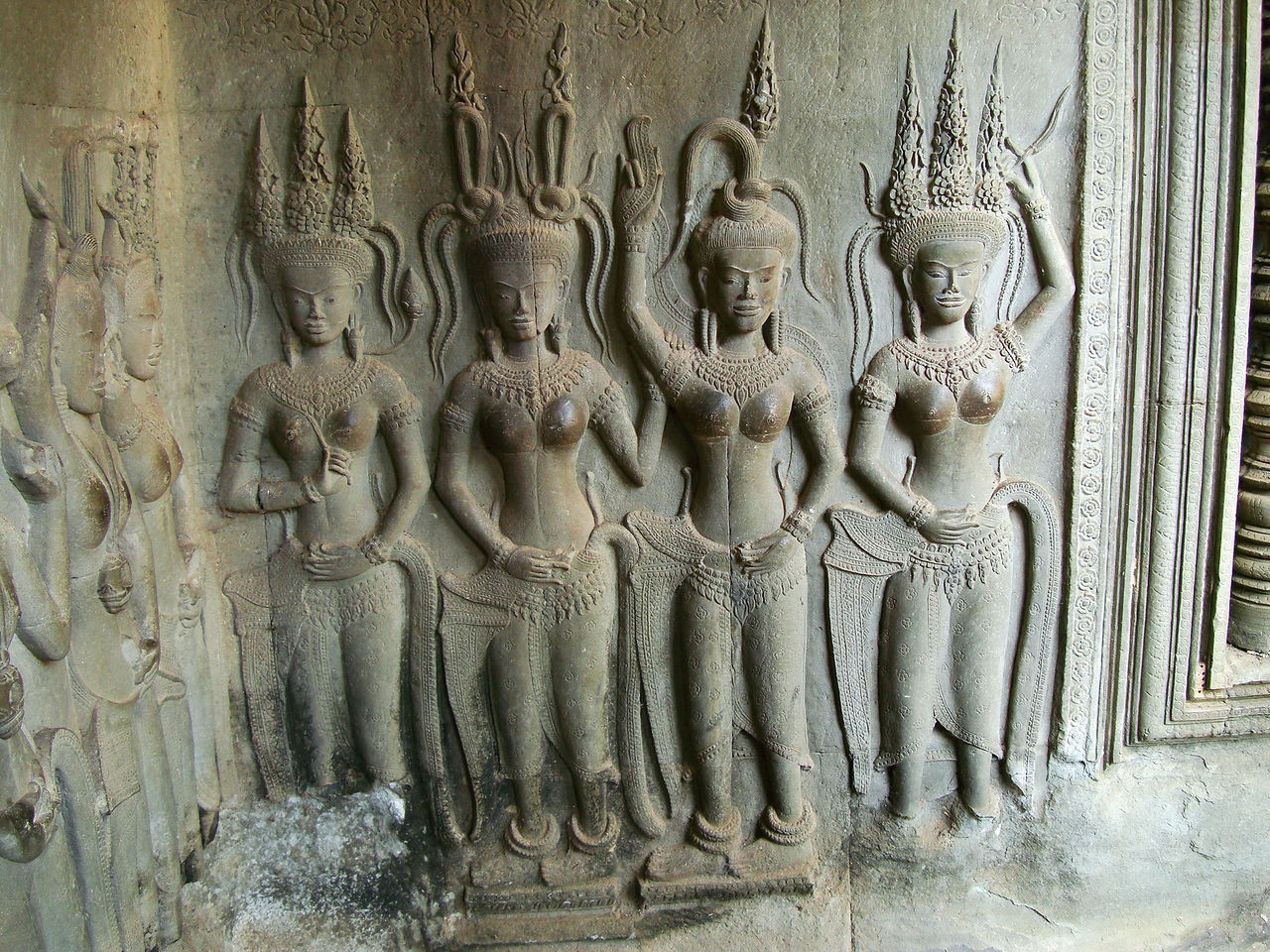 Devata (photo: R.F. Ebert)