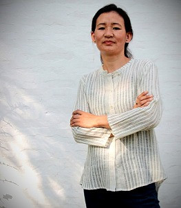 Thumbnail: Women Weave Garments