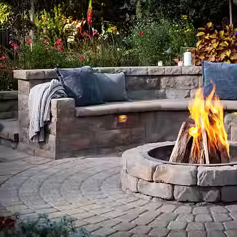 CPM_SEPT2020_FlagstoneFirepit_beauty002.avif