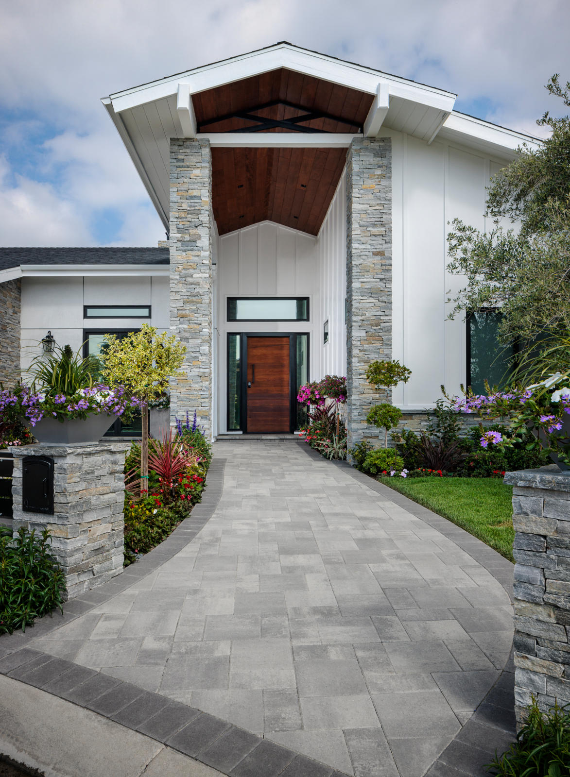 Belgard Catalina Grana Entry