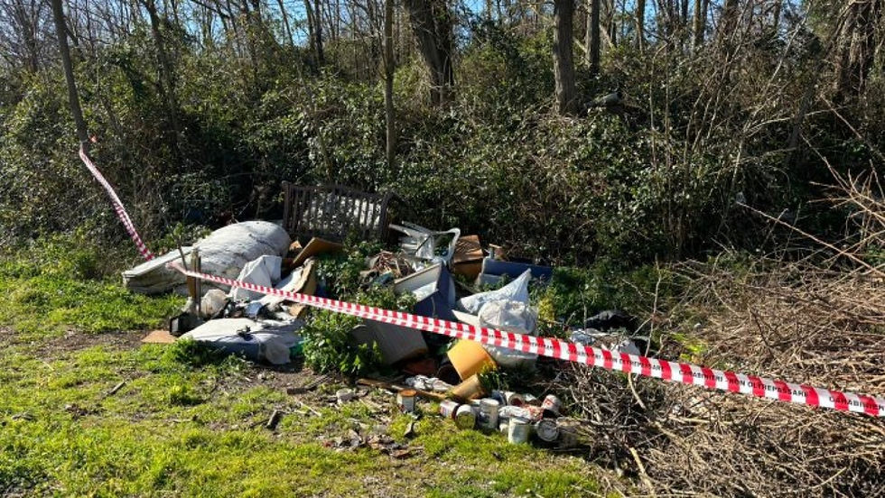 Discarica abusiva di rifiuti a Sarno sequestrata con nastro bianco e rosso