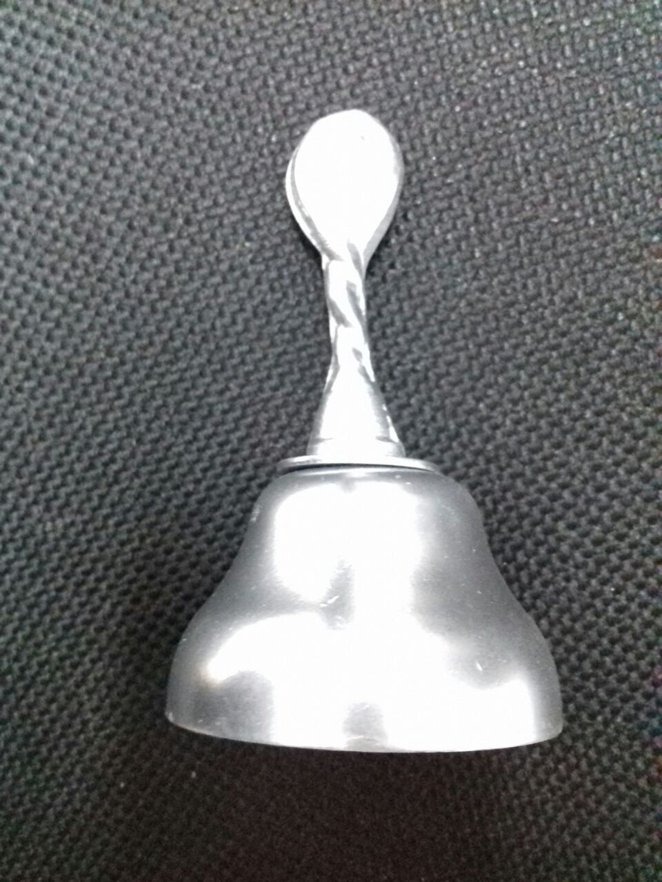 Miniatura: Sineta de metal