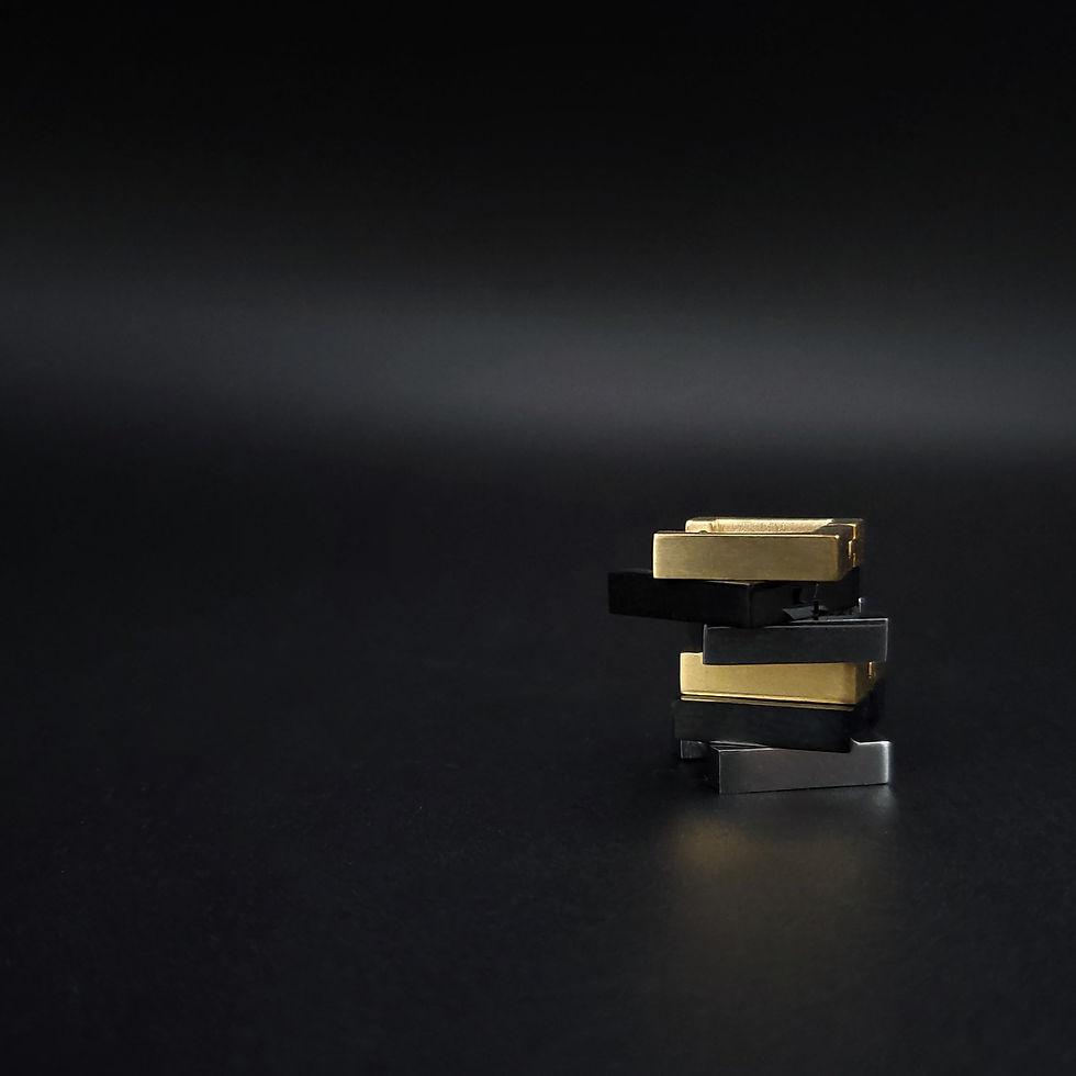 Thumbnail: Mens earrings hoop Square in black gold silver