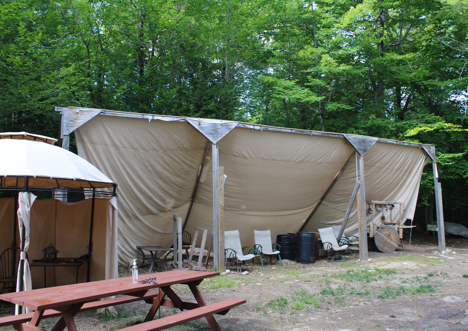 MAINE CABIN MASTERS Burgundar