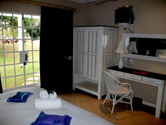 Litchi 1 interior