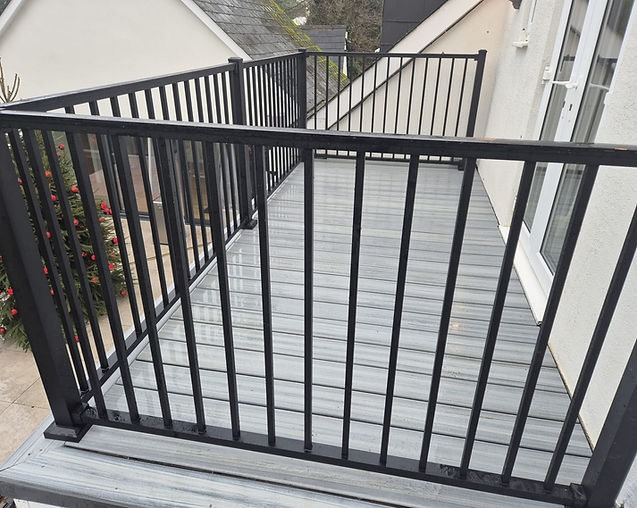 Trex Balcony with railings