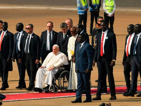 El papa llega a Sudan del Sur, un país destrozado por guerras y hambruna