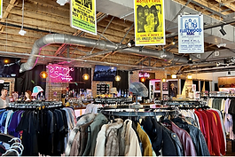 39-garage-sale-vintage.png