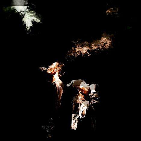 LINE_ALBUM_葉長青 劇場煙霧，大四2022_230323_15_edited.jpg