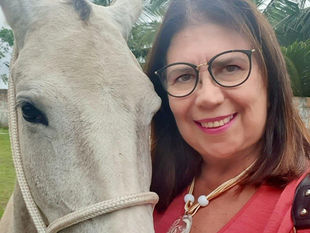 Goretti Queiroz é denunciada por defender animal de maus-tratos