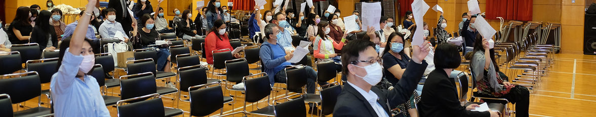 Members vote to pass the PTA annual report