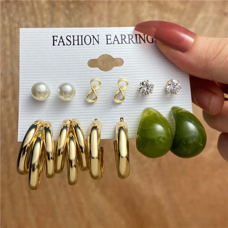 Thumbnail: 17KM Fashion Pearl Hoop Earrings Geometric Gold Metal Circle Hoop