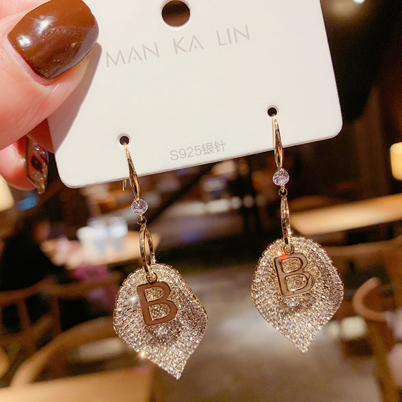 Thumbnail: Fashion Korean Oversized White Pearl Drop Earrings Bohemian Golden Round