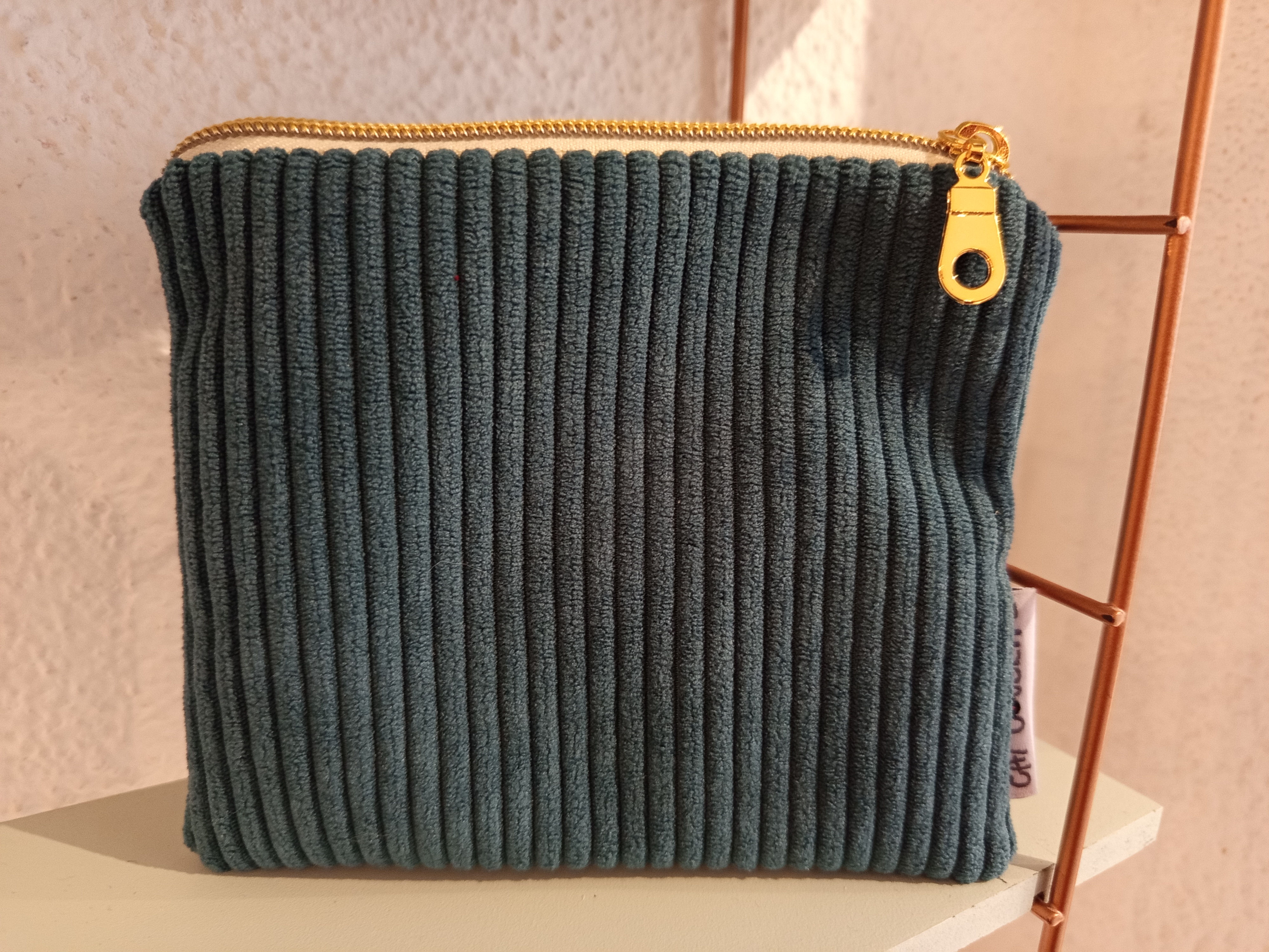 Pochette velours bleu canard