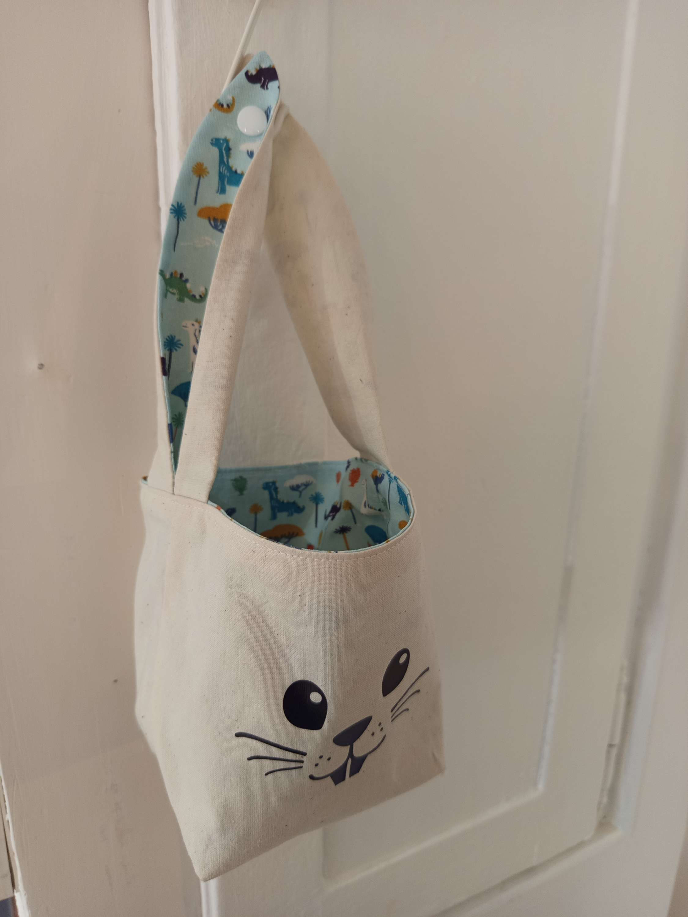 Sac Lapin, dinos
