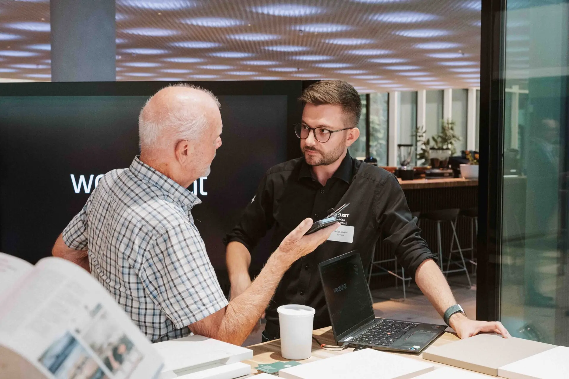 Serge Eggler von Woodcoat im Gespräch am WPO-Anlass